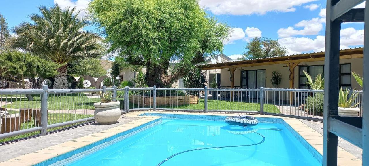 Potties Guesthouse De Aar Exterior foto
