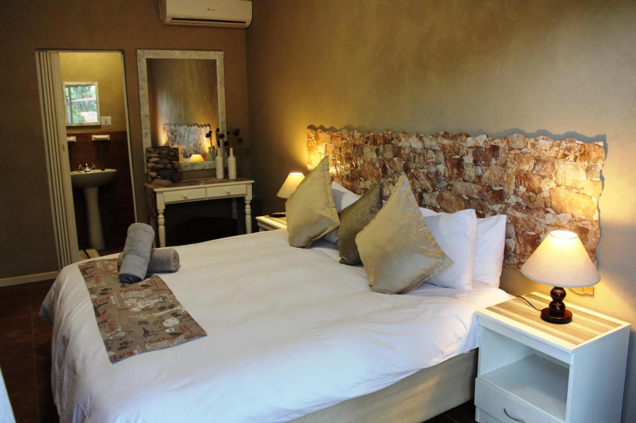 Potties Guesthouse De Aar Exterior foto